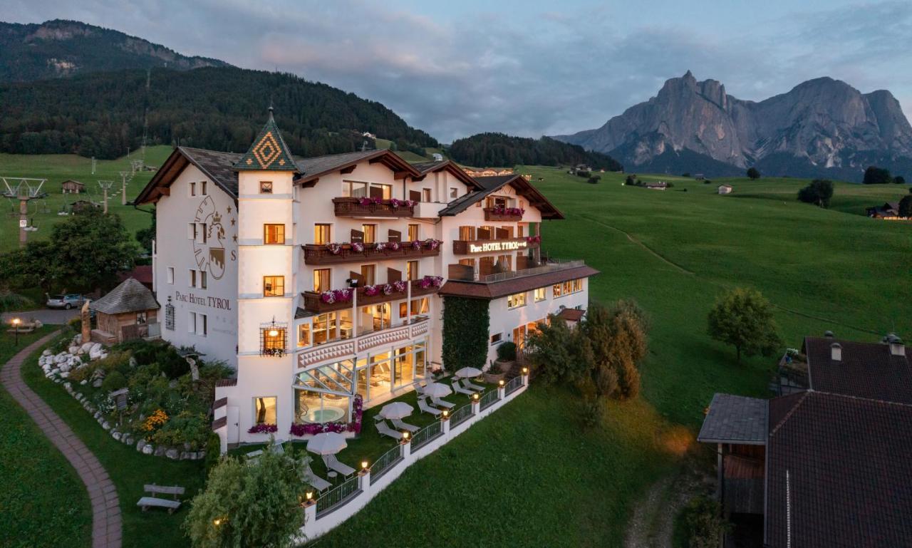 Parc Hotel Tyrol كاستيلِروتّو المظهر الخارجي الصورة
