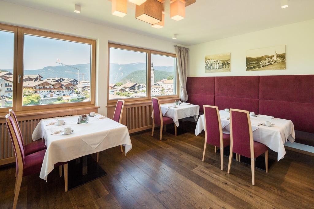 Parc Hotel Tyrol كاستيلِروتّو المظهر الخارجي الصورة