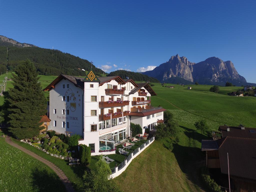 Parc Hotel Tyrol كاستيلِروتّو المظهر الخارجي الصورة
