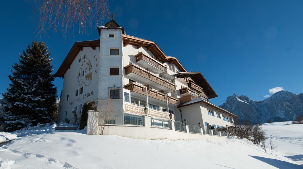 Parc Hotel Tyrol كاستيلِروتّو المظهر الخارجي الصورة