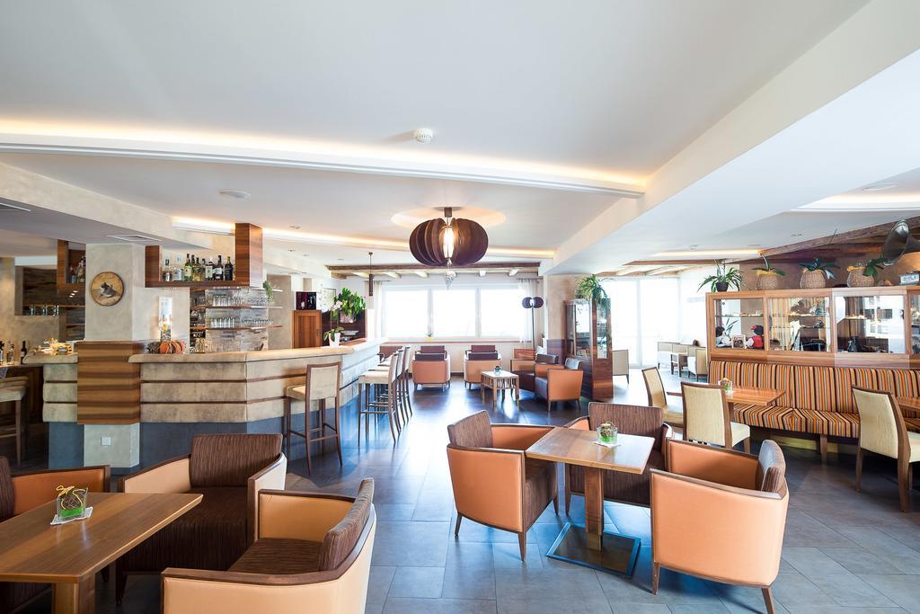Parc Hotel Tyrol كاستيلِروتّو المظهر الخارجي الصورة