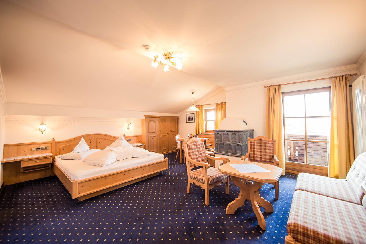Parc Hotel Tyrol كاستيلِروتّو المظهر الخارجي الصورة