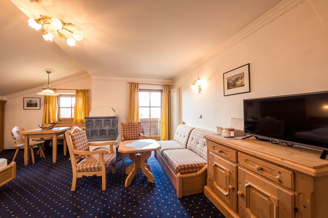 Parc Hotel Tyrol كاستيلِروتّو المظهر الخارجي الصورة